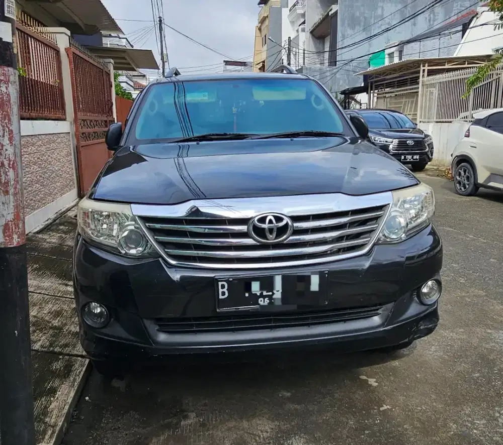 Toyota fortuner 2012