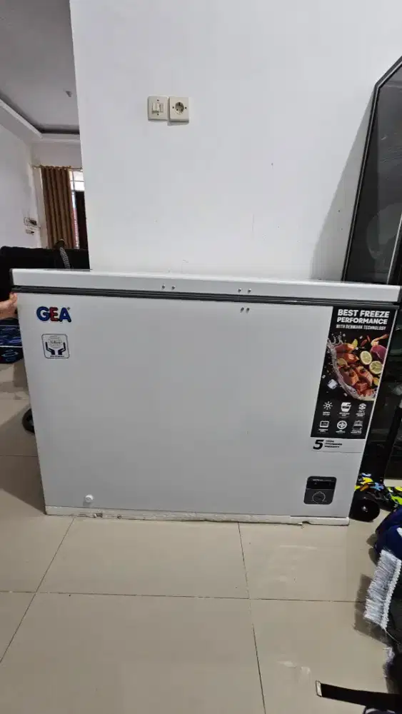 Djual freezee baru