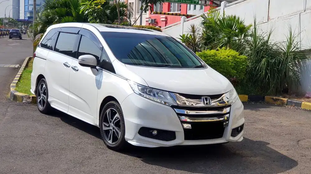 [ LOW KM ] Honda Odyssey 2.4 RC1 Prestige Sunroof AT 2016/2017