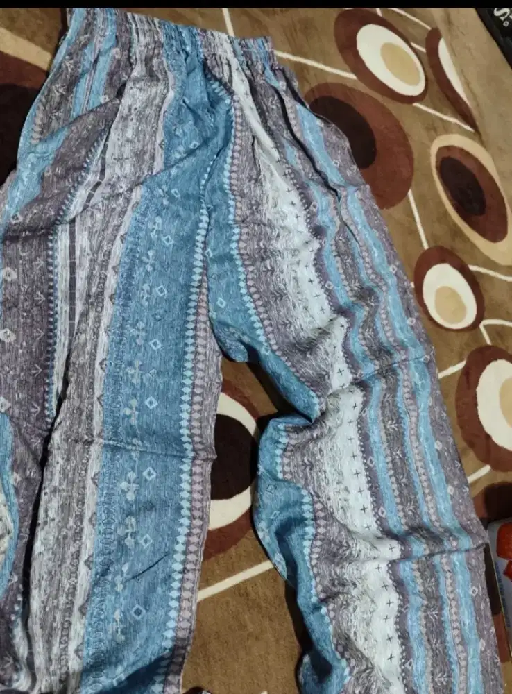 Celana Motif Viral Wanita Bekas Gratis