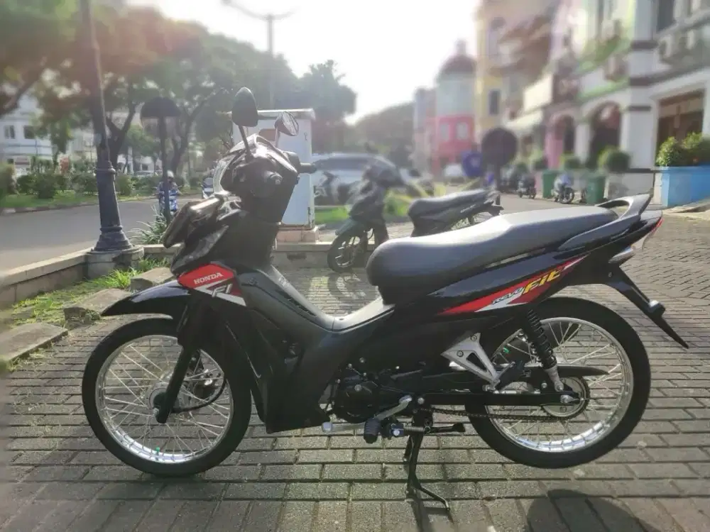 Revo Fit 2025 Pajak Panjang