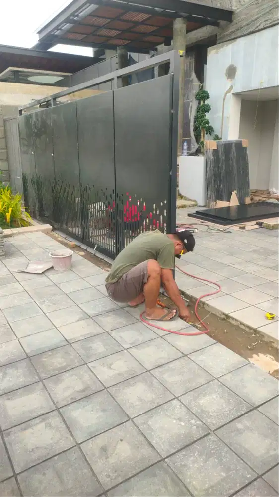 PEMBANTU TUKANG CAT DAN PEMBANTU TUKANG LAS