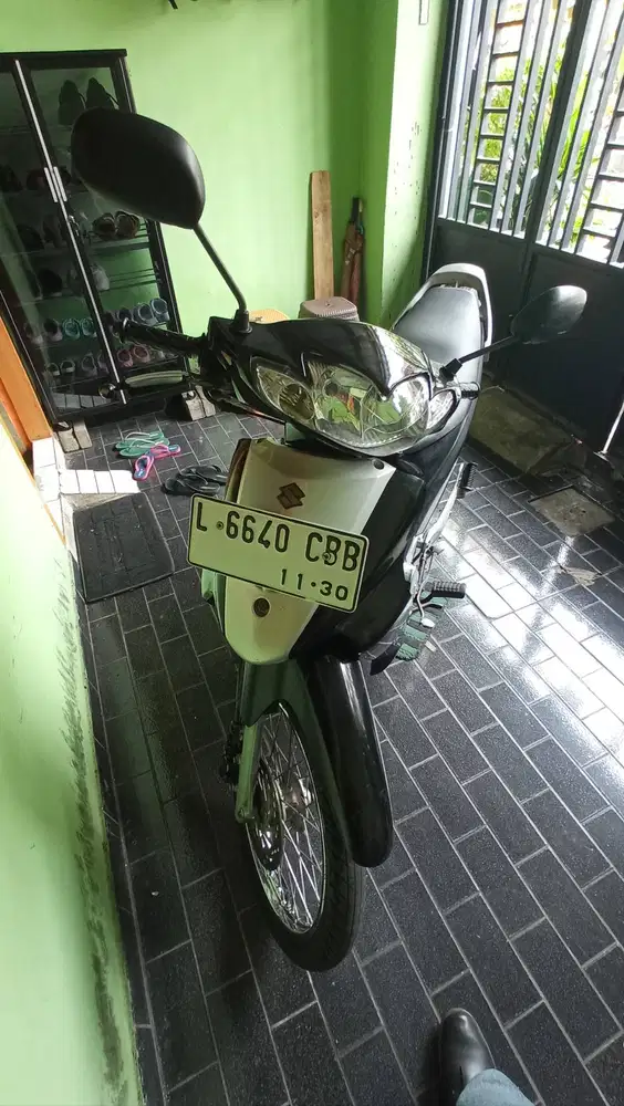 Jual Sepeda motor Suzuki Shogun 125 R 2005 Hitam