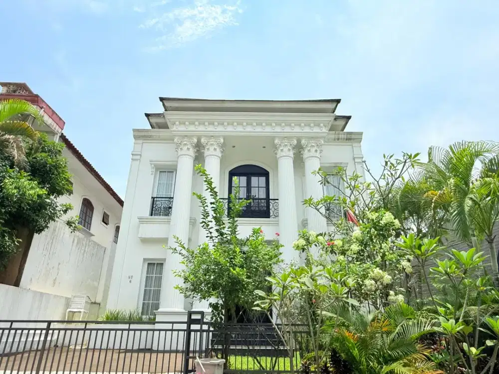 Rumah Classic Mewah Furnished + Kolam Renang di Sentul City