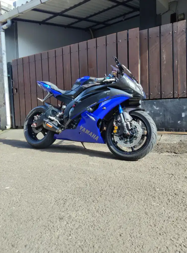 Yamaha R6 2013 like new