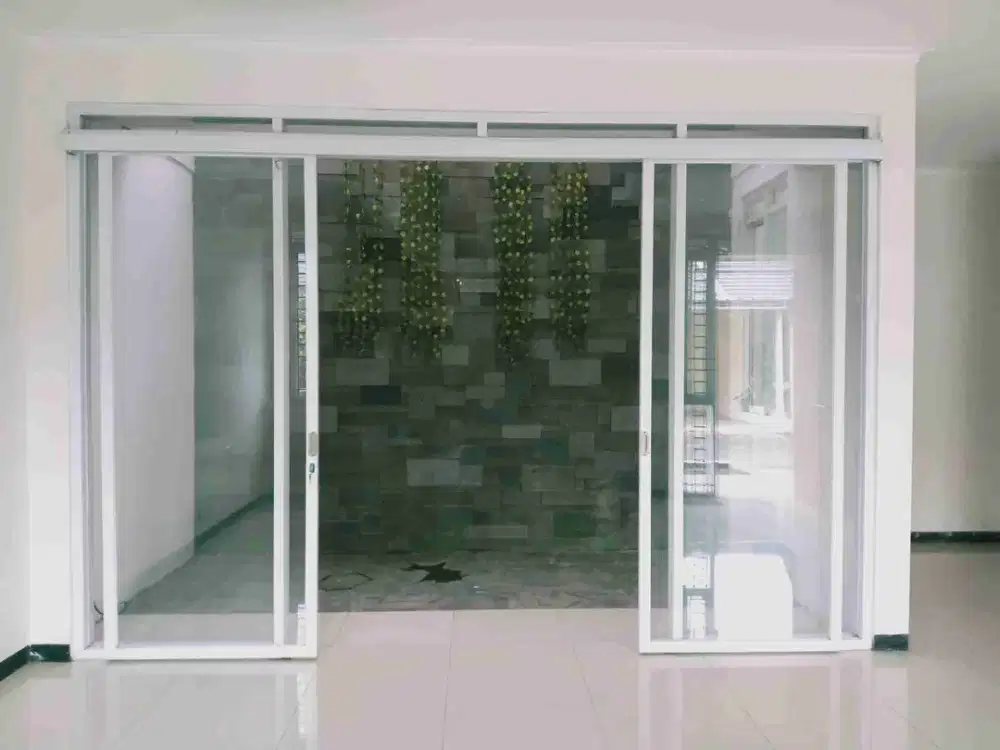 rumah siap huni seperti baru murah strategis selangkah ke Ciwastra