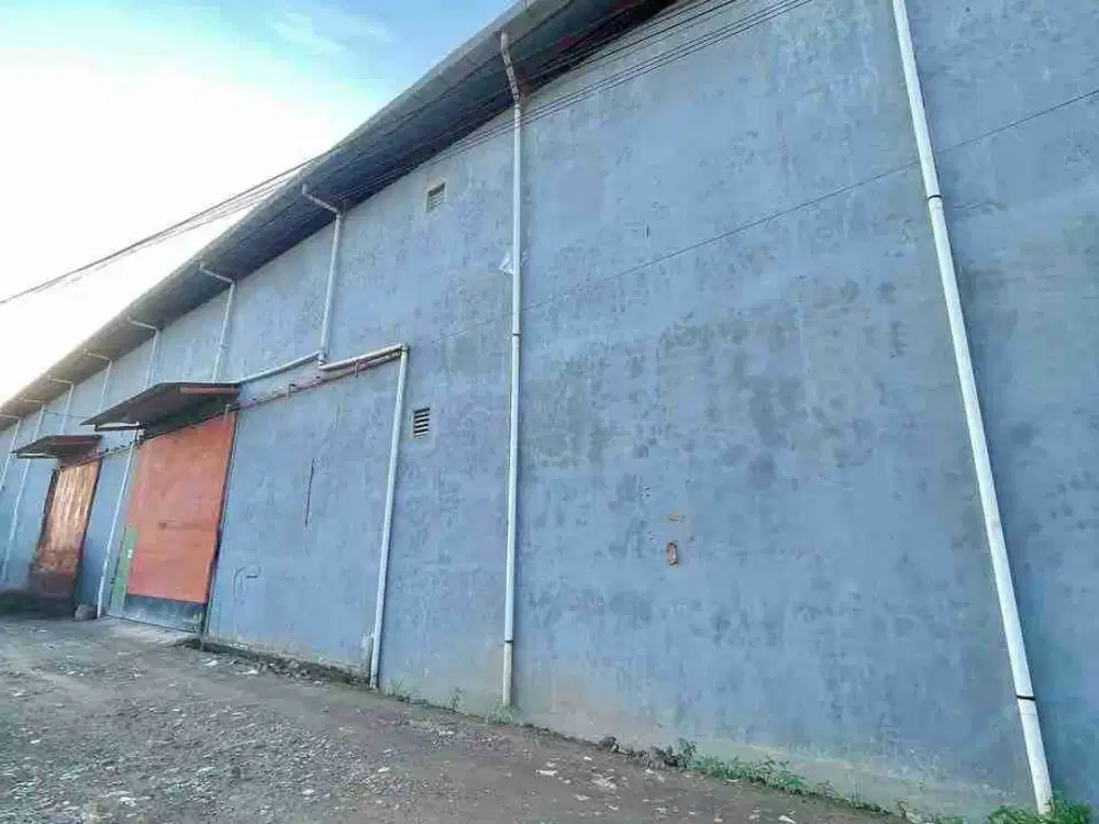 Jual Gudang Kedinding Tengah Jaya Surabaya Akses Truk Double Konstruksi Besi WF