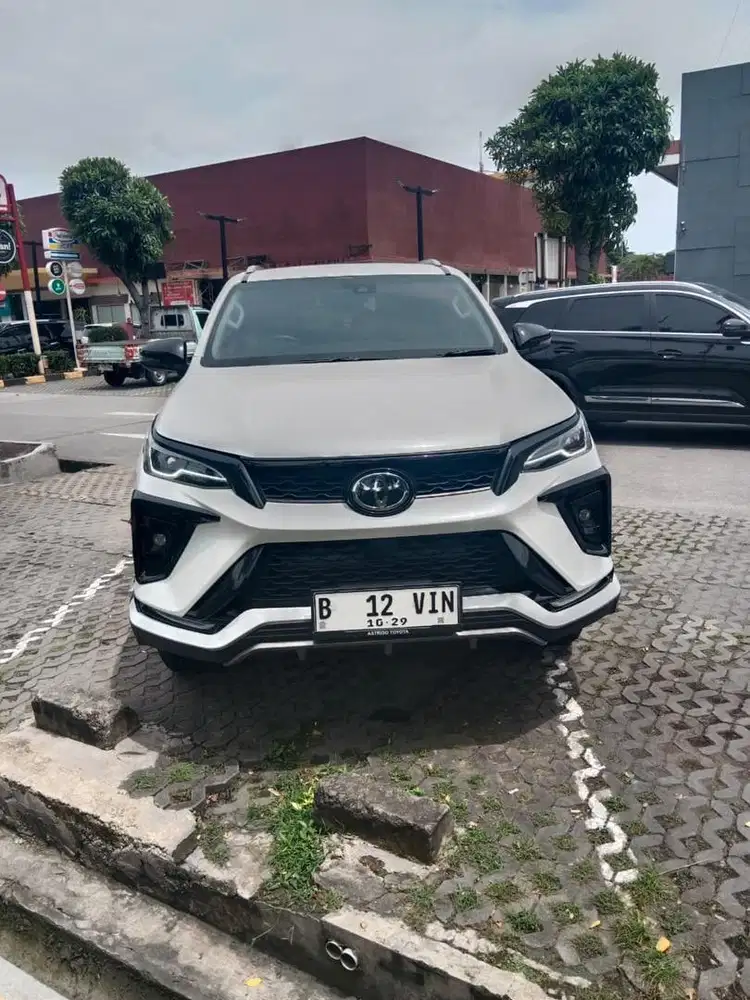 VRZ GR 2.8 TSS LEGENDER 2024 Km 3 Ribu Antik