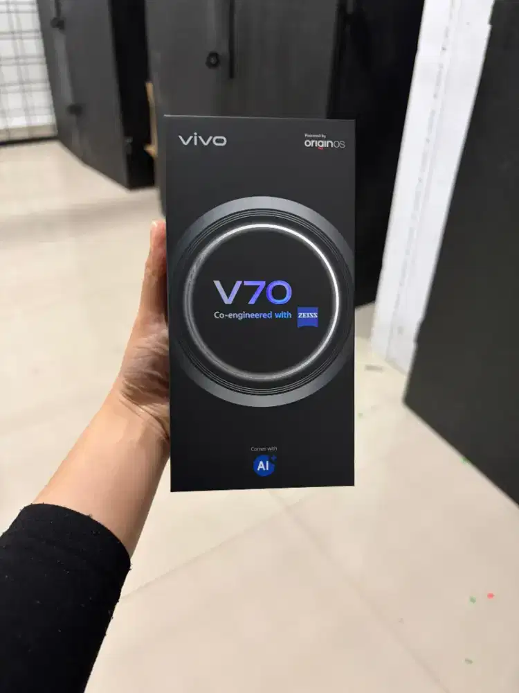 PRE ORDER VIVO V70