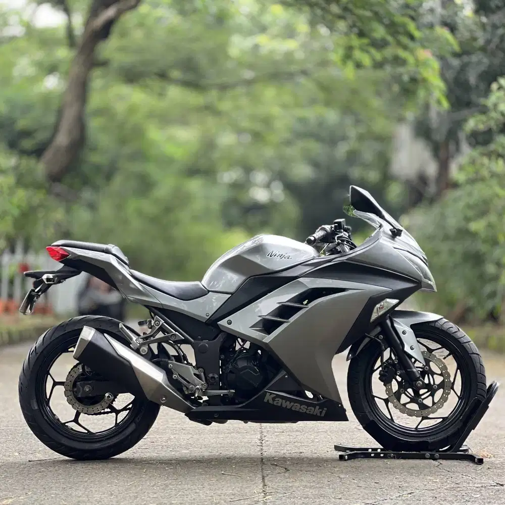 KAWASAKI NINJA 250 FI OLD 2014 GREY KM LOW PAJAK PANJANG SIAP PAKAI