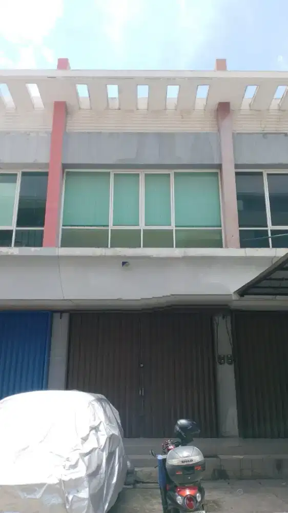 Disewakan ruko 2 lt di cbd .