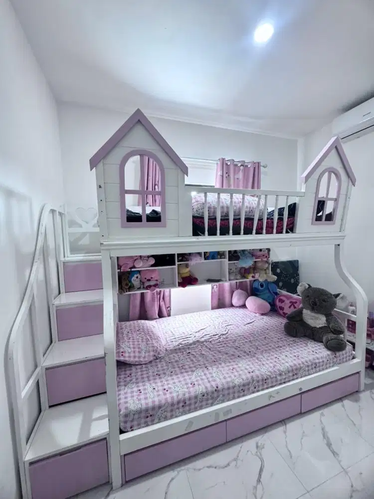 Tempat Tidur Anak Perempuan