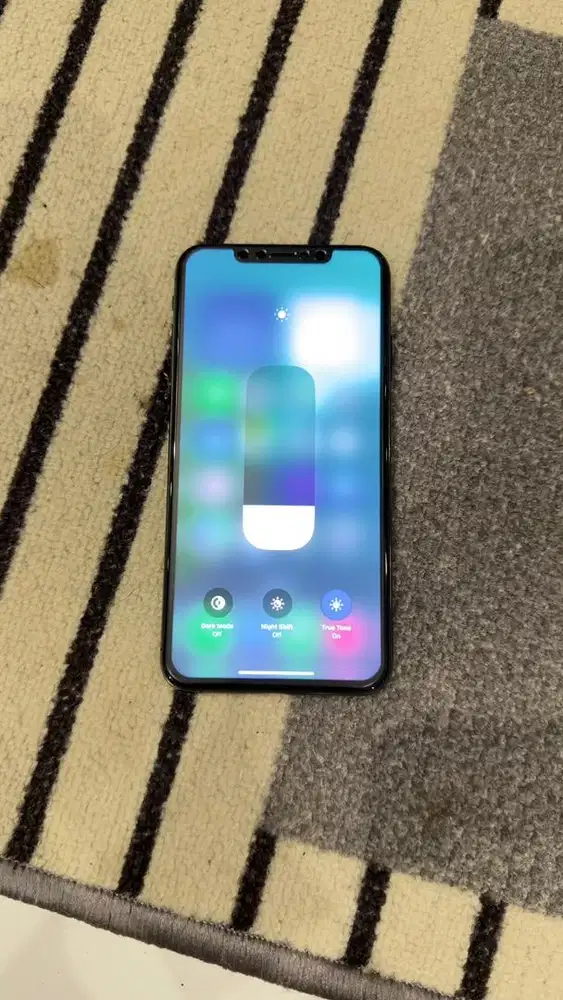 Dijual Iphone Xs Max 512GB Grey Terdaftar Hp charger