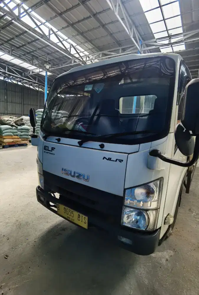 Isuzu Elf NLR85u/NLR 55 Long