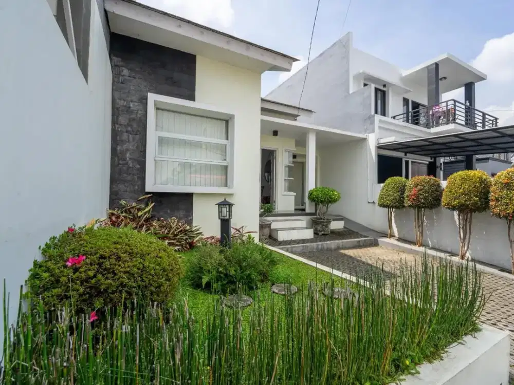 Dijual RUMAH PESONA LEMBANG  VILLA BARU BONUS FURNITURE GRATIS