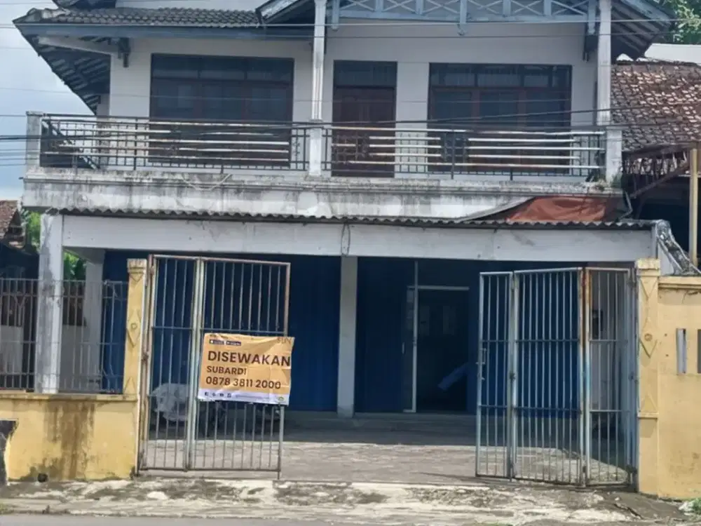 DISEWAKAN RUANG USAHA 2 LANTAI COCOK UNTUK KANTOR LOKASI STRATEGIS DI JL WONOSARI KM 10 TEGALTIRTO BERBAH SLEMAN JOGJA