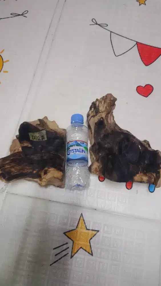 Pajangan kayu gaharu