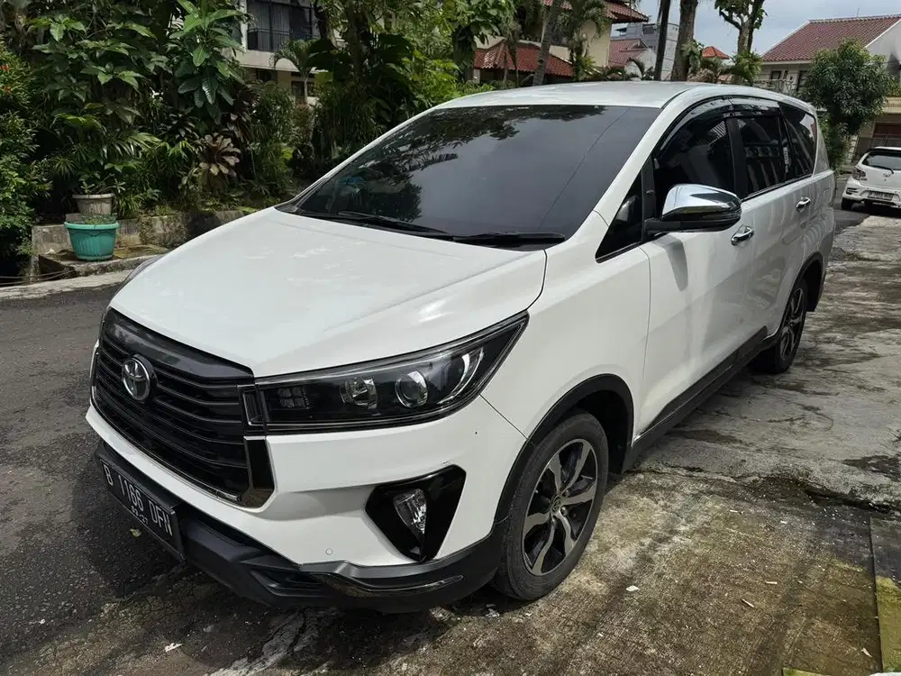 VENTURER DIESEL 2022/2023 PUTIH KM 43rb FULL ORI TANGAN PERTAMA GRESS