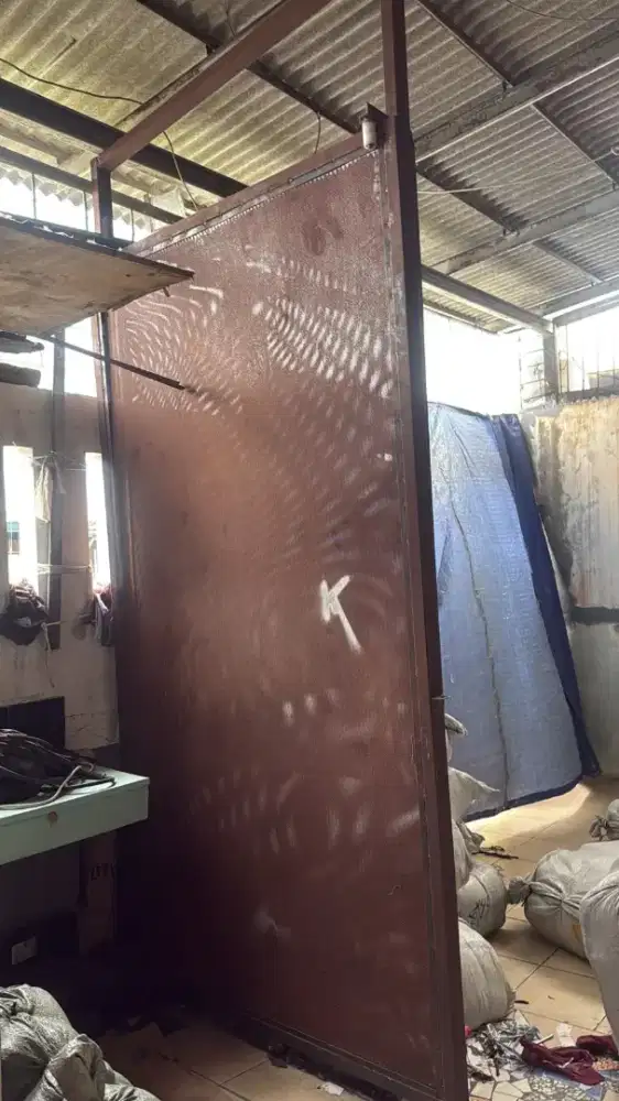 Di jual pintu geser 4 pintu ukuran satu lebih .xdua lebih 4 buah