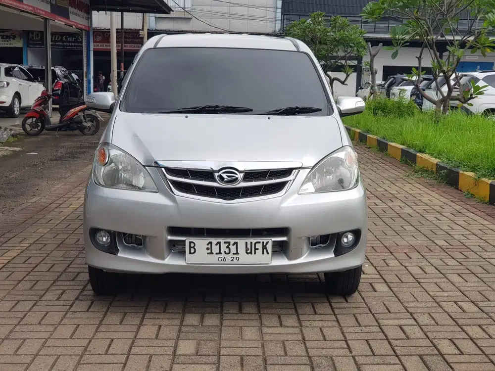 Daihatsu Xenia Li family 1.0 Manual