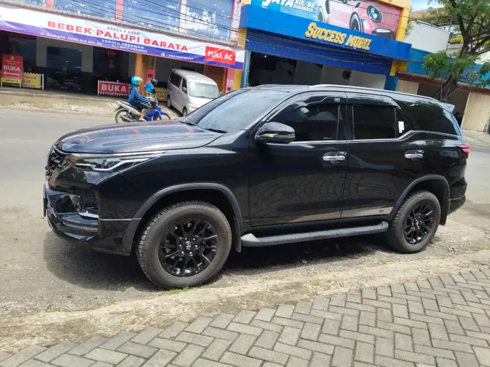 FORTUNER GR 2.8 MATIC 2023 KM LOW