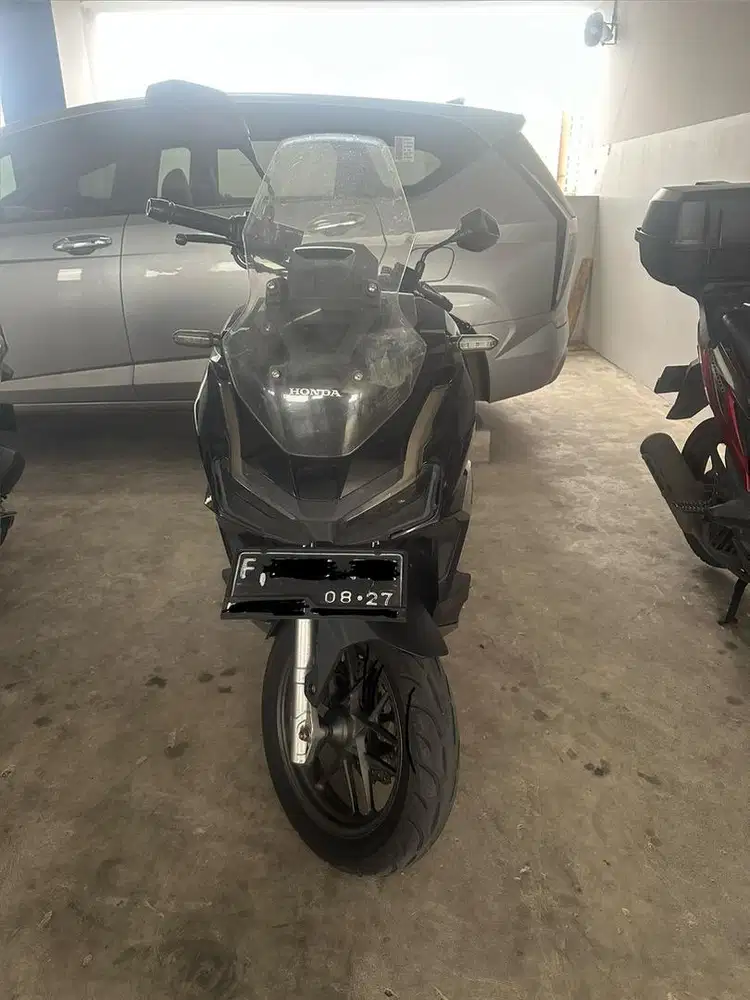 Honda ADV 160 CBS Hitam tahun 2022