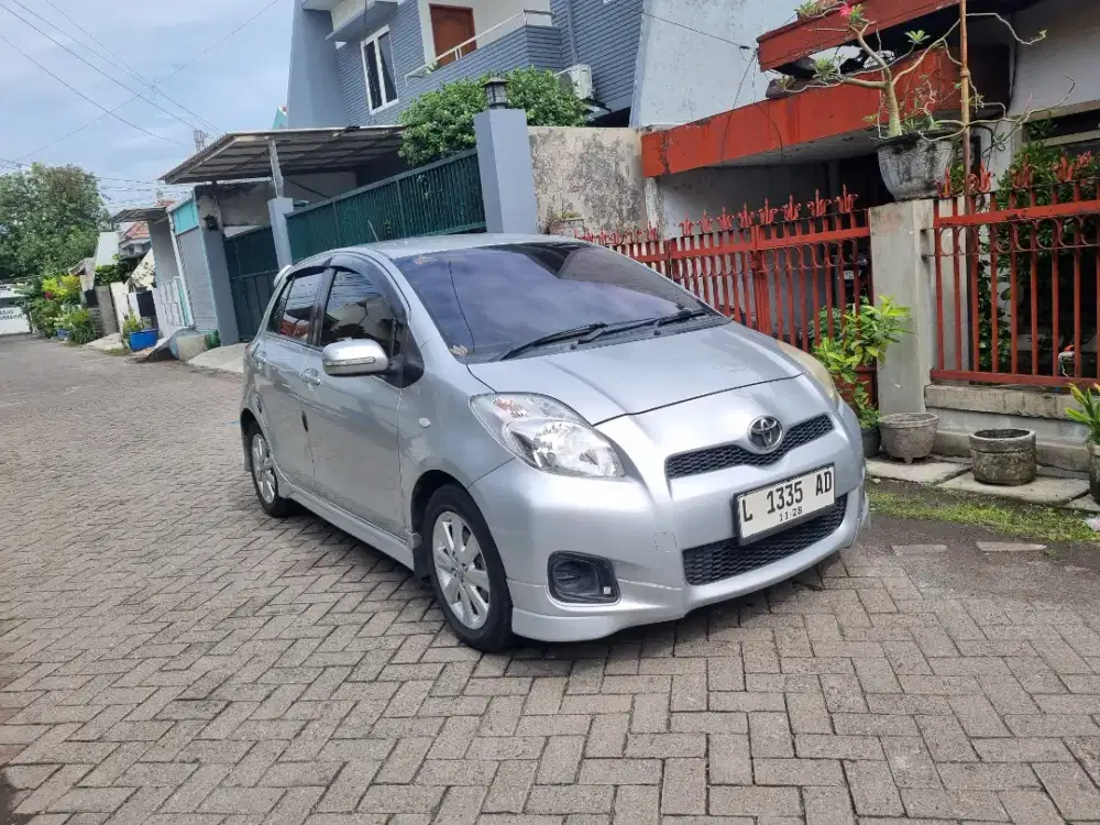 TOYOTA YARIS 1.5 type E Manual 2013