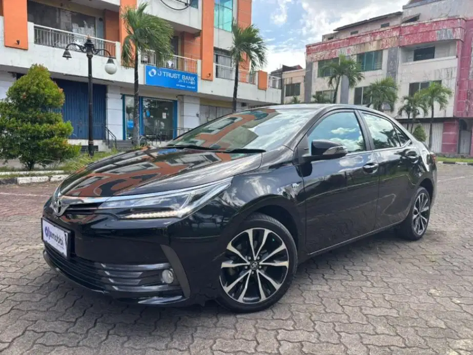 DP MURAH - Toyota Corolla Altis 1.8 V Bensin AT 2019 Hitam