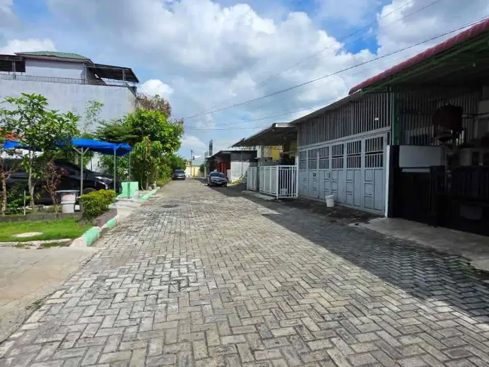 FURNISHED 1.5 Tingkat ini di LETDA SUJONO