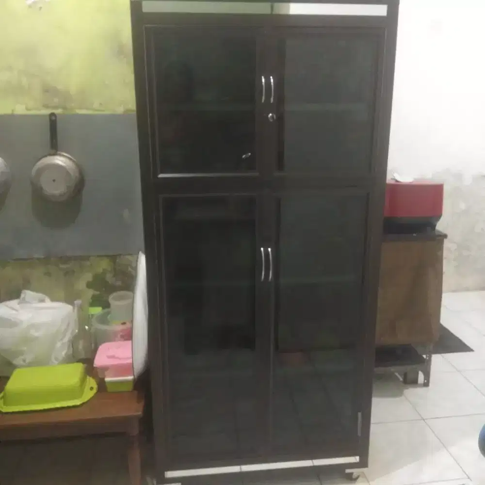 Rak piring dan kompor