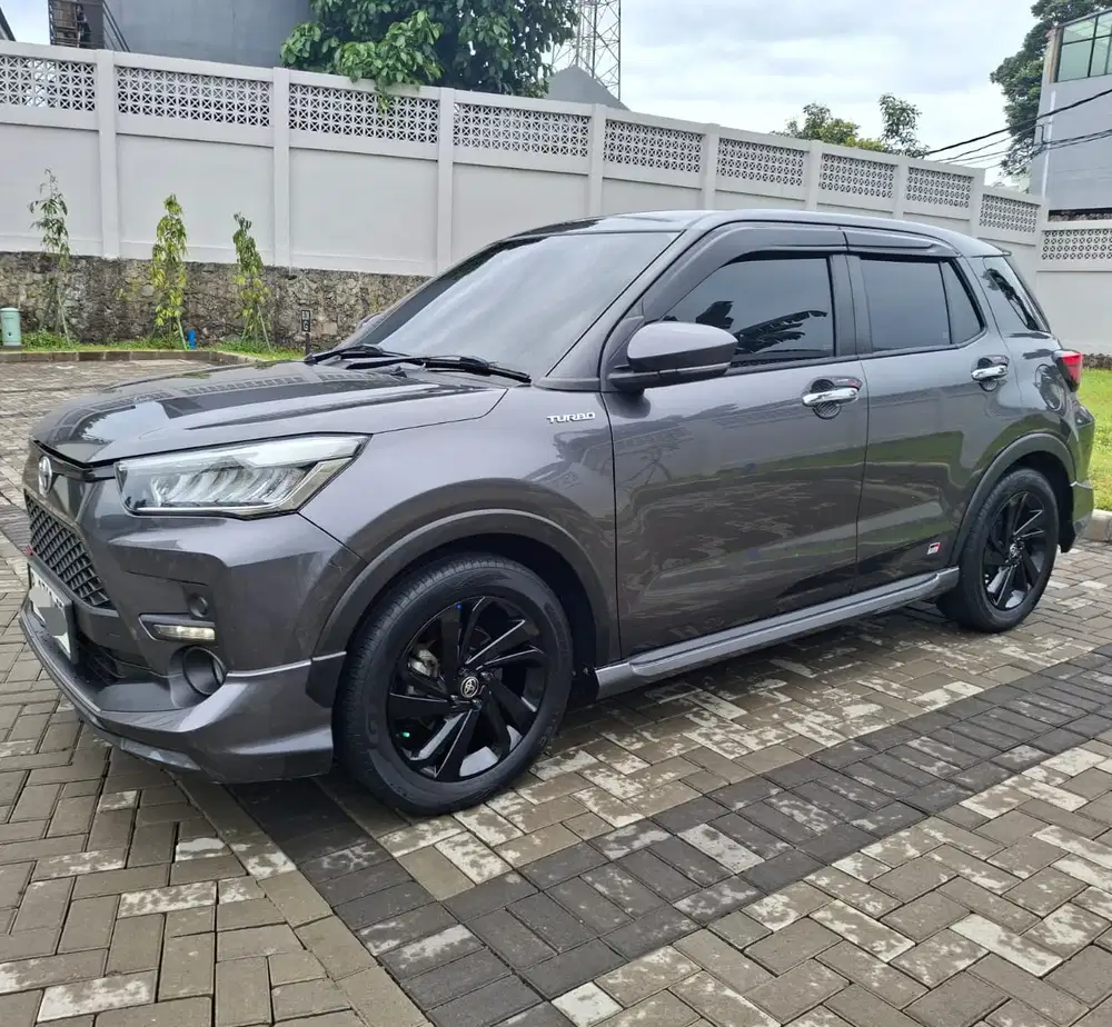 Toyota Raize 1.0L GR Sport Turbo CVT 2021 abu-abu - Full Ori