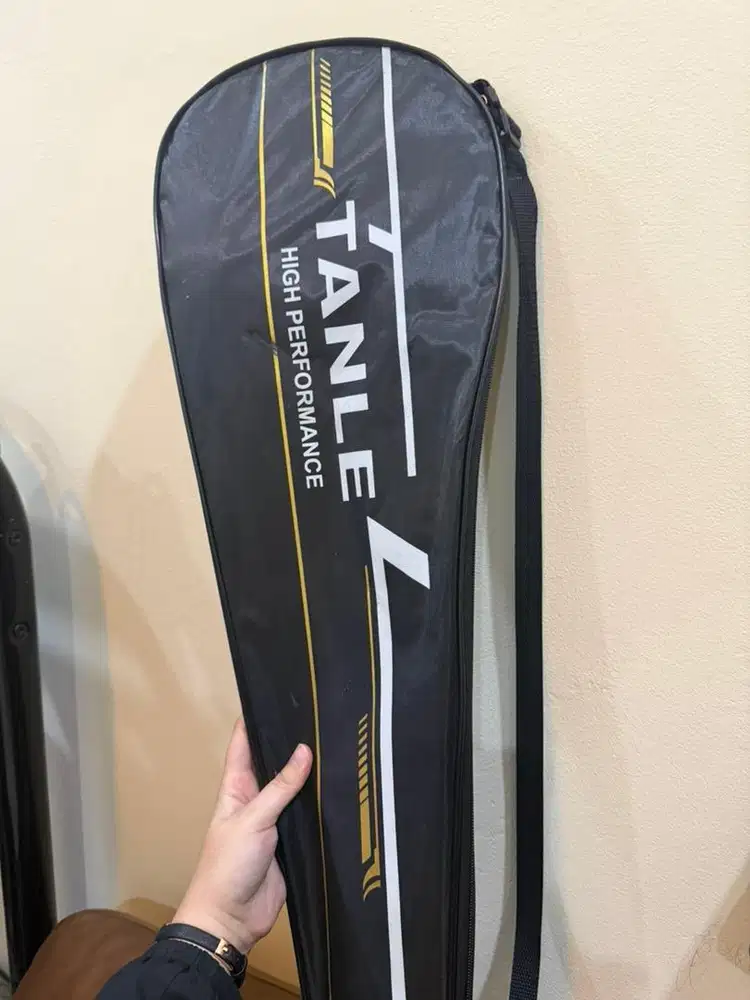 Sarung Raket Badminton