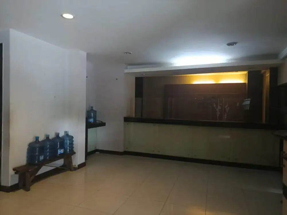 Disewakan ruko 2 gandeng hoek strategis di Bulevar Raya - Kelapa Gading Jakarta Utara