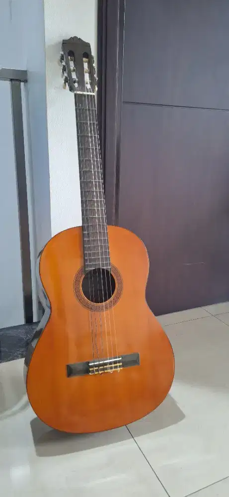 Gitar Nylon Yamaha CG100A