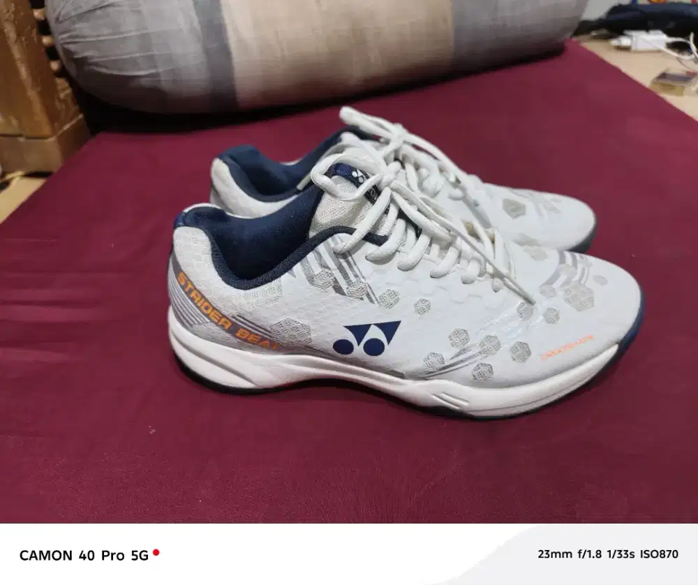Sepatu badminton Yonex strider beat original