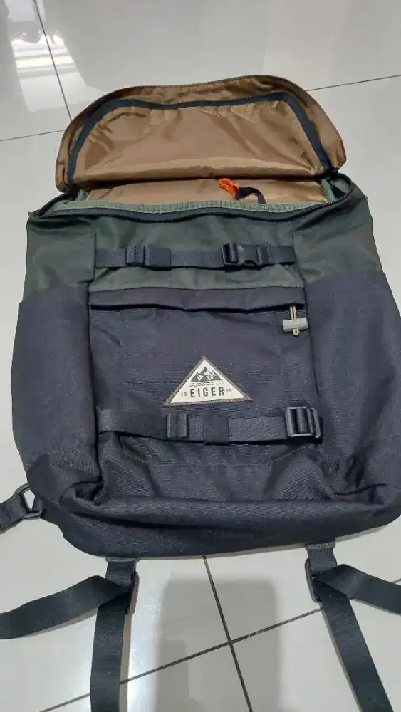 Tas Eiger ransel ringan