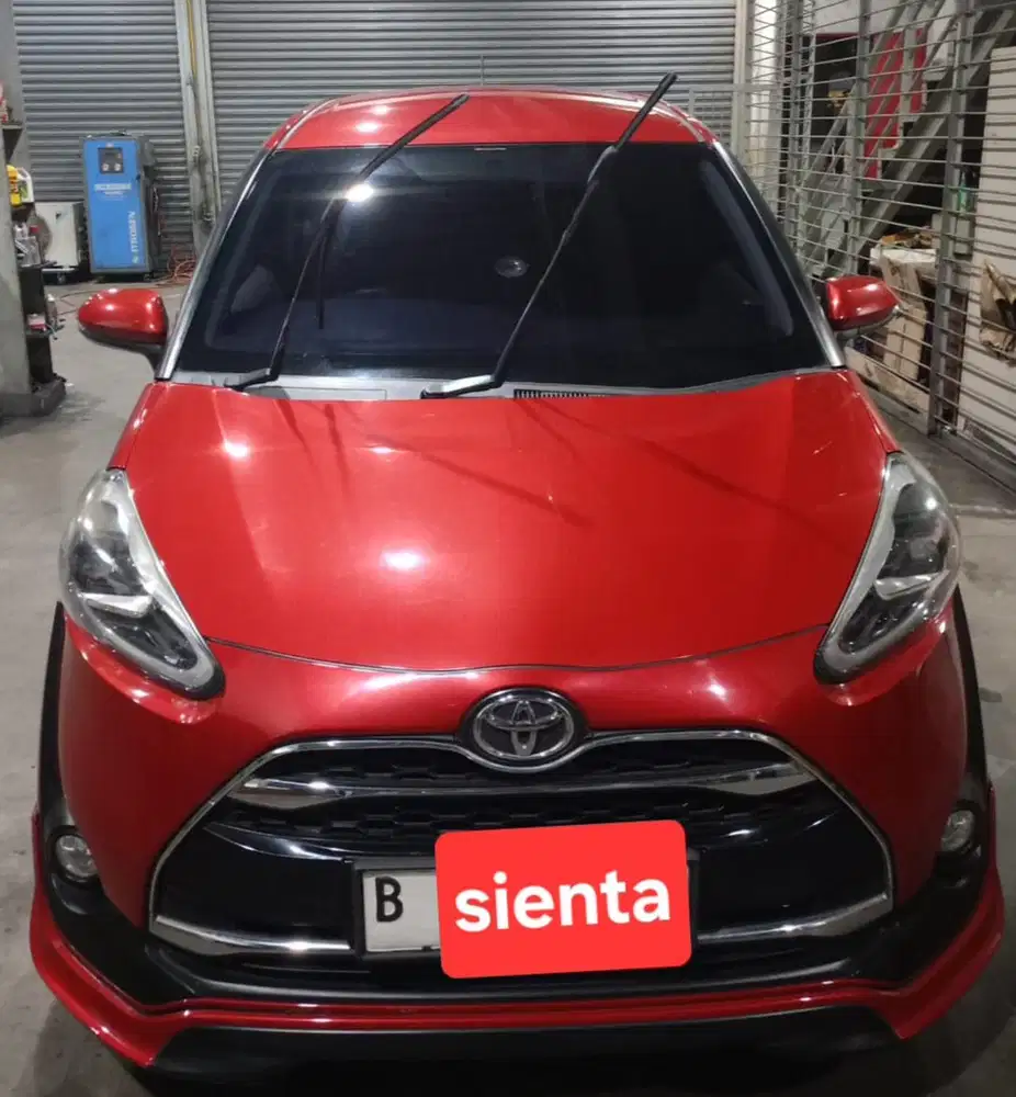 Toyota Sienta Q 1.5 AT 2018