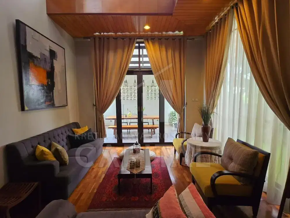 RUMAH BAGUS NAN MEWAH BIKIN NYAMAN DI SETIABUDI REGENCY