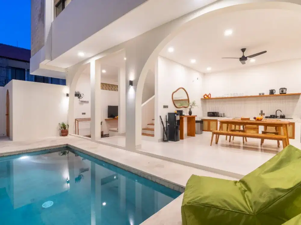 Dijual Vila Cantik Bangunan Baru di Canggu, One Gate System, Fully Furnished