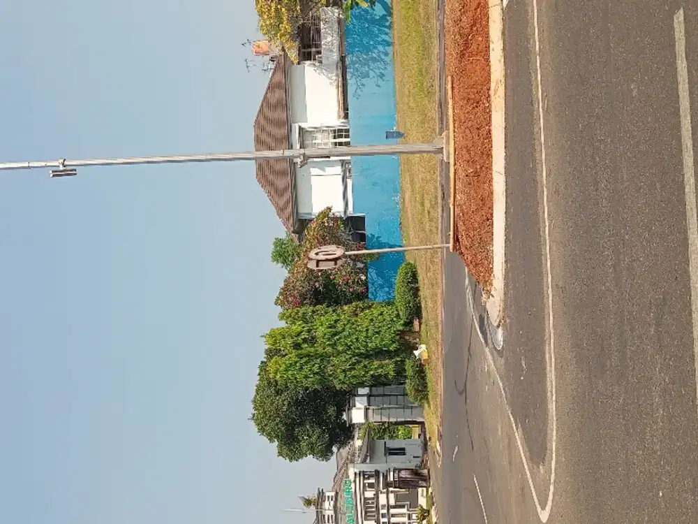 dijual tanah di jalan bulevard,  hadap timur, posisi hoek