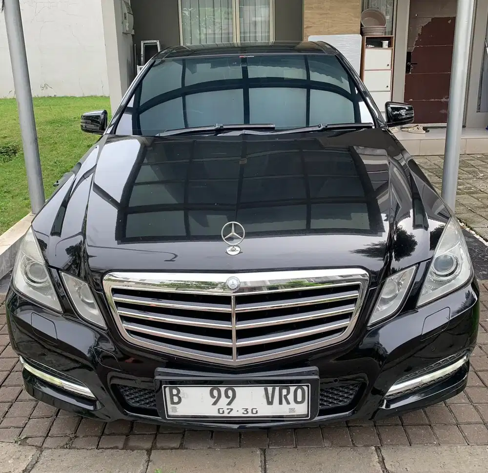 Mercedes-Benz E300 2010 Bensin