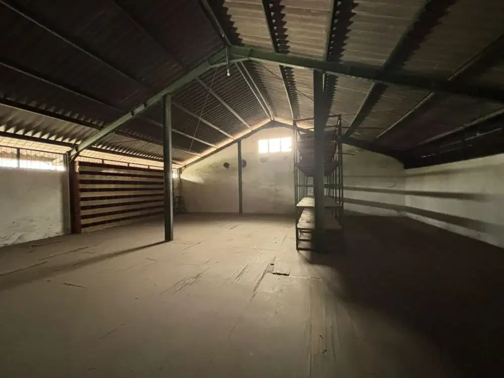 Ruko Tembus Gudang di Raden Saleh Lokasi Tengah Kota Pusat Dagang