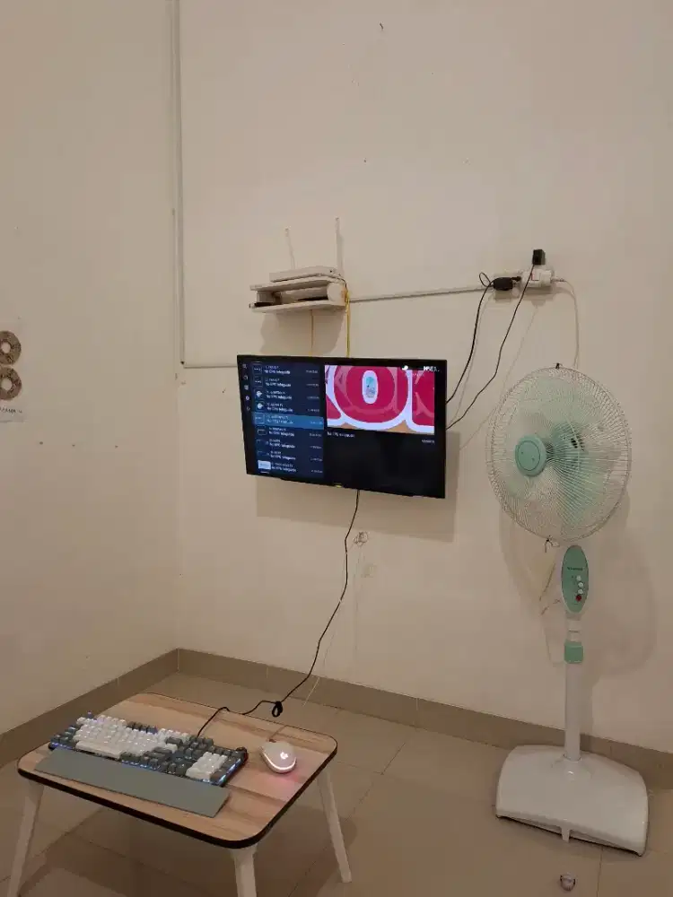 TV Sharp 32 inch bekas