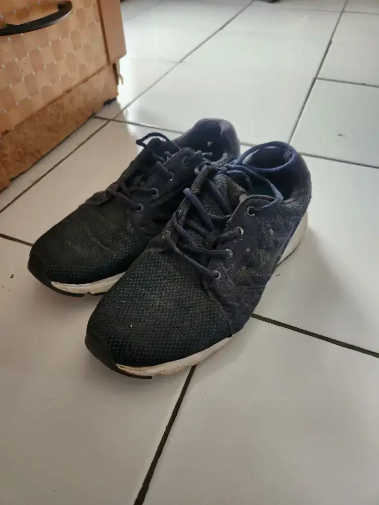 Sepatu eagle ukuran 41