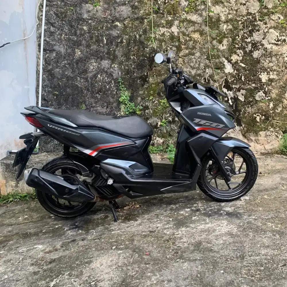 Vario 160 CBS (Cash dan Kredit)