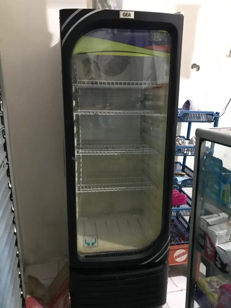 Showcase Gea 4 Rak Normal