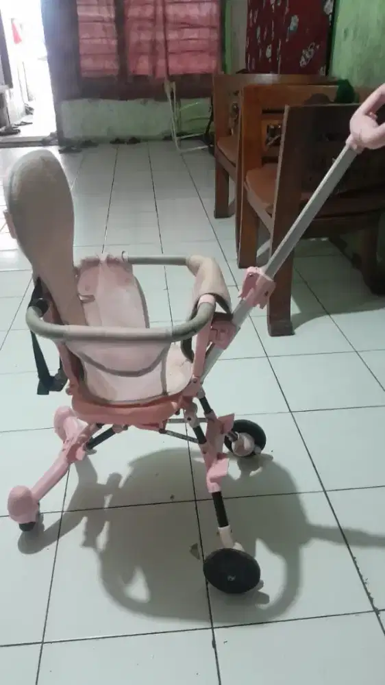 Stroller anak usia 1-6thn tergantung berat badan..