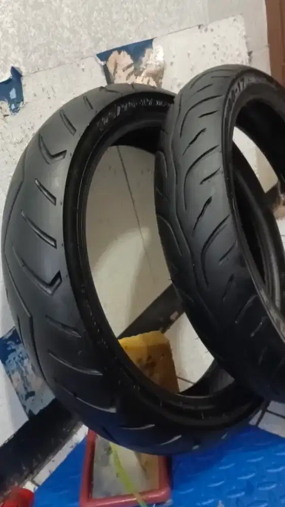 Jual ban tapak lebar depan maxis 100/80/17 belkang irc 120/70/17