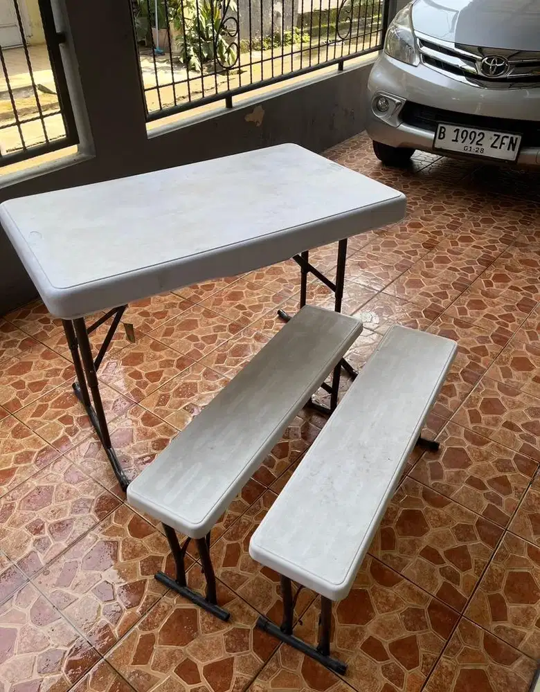(GRATIS) meja makan portable buat jualan