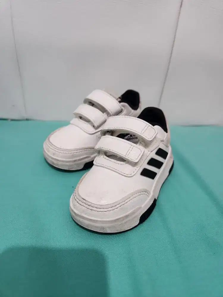 Sepatu anak cowok adidas